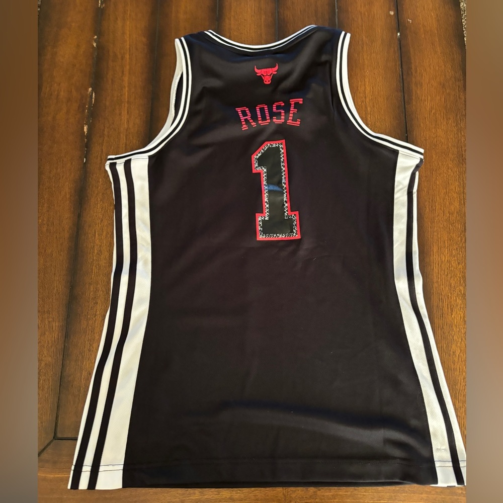 Authentic NBA Chicago Jersey Rose - Picture 3 of 3